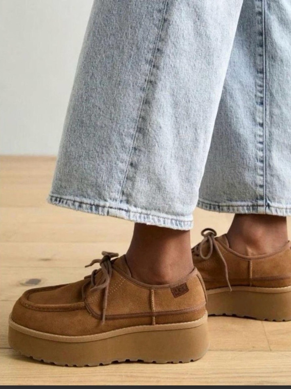 Women’s Platform Ugg Suede Citifunk Shoes size 6.5 but runs big will fit a 7